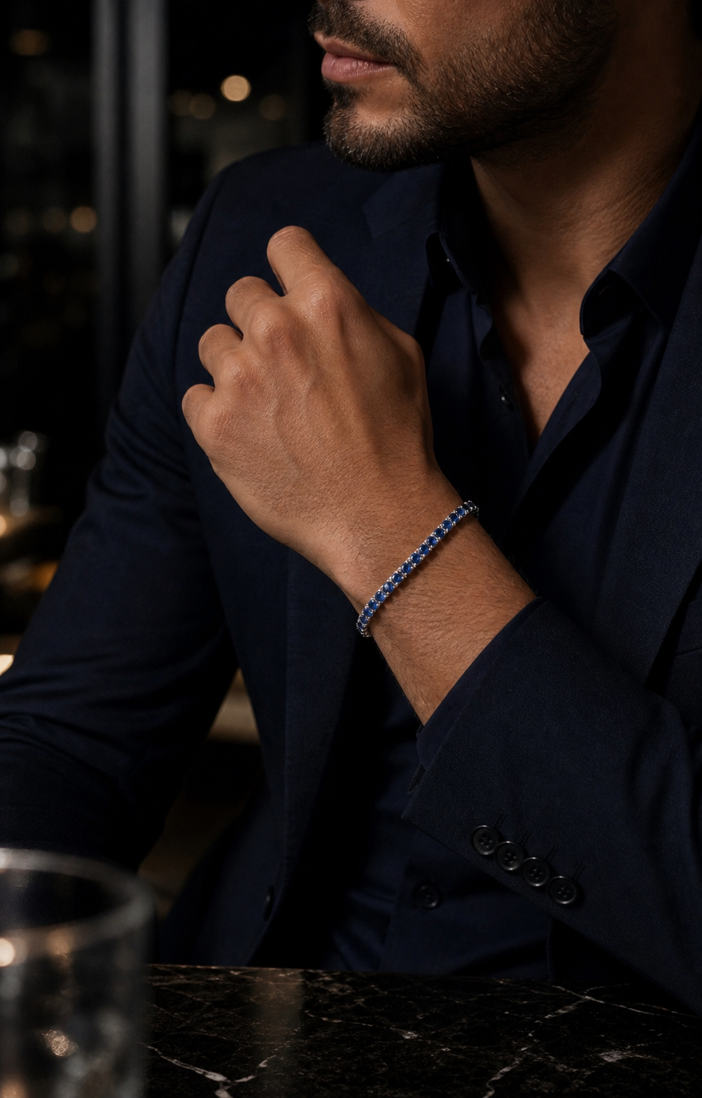 Pulseira Riviera Azurion Prata 925 em foto editorial masculina