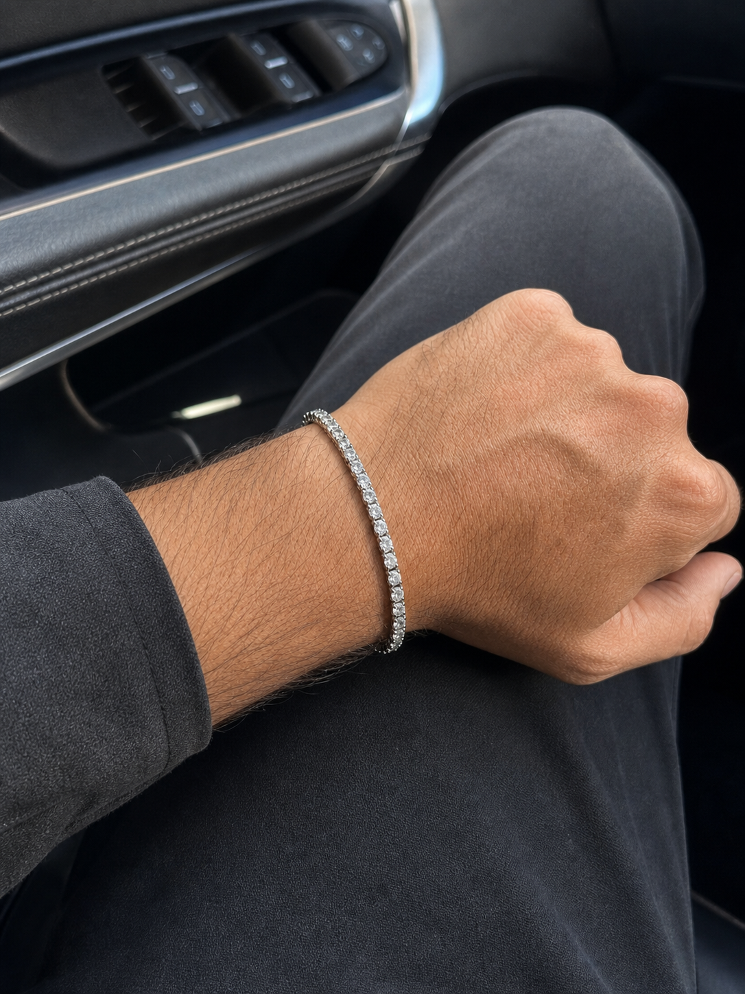 Pulseira Riviera Legacy Prata 925 em uso no pulso masculino