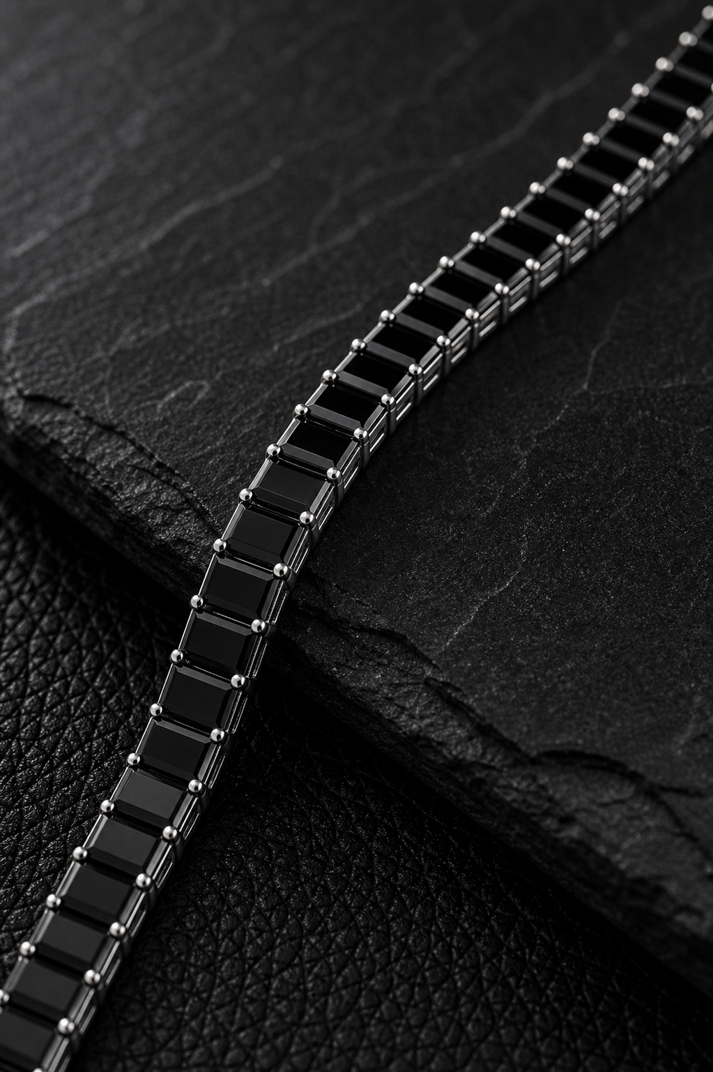 Pulseira Riviera Royale Phantom Prata 925 em macro com acabamento da peça