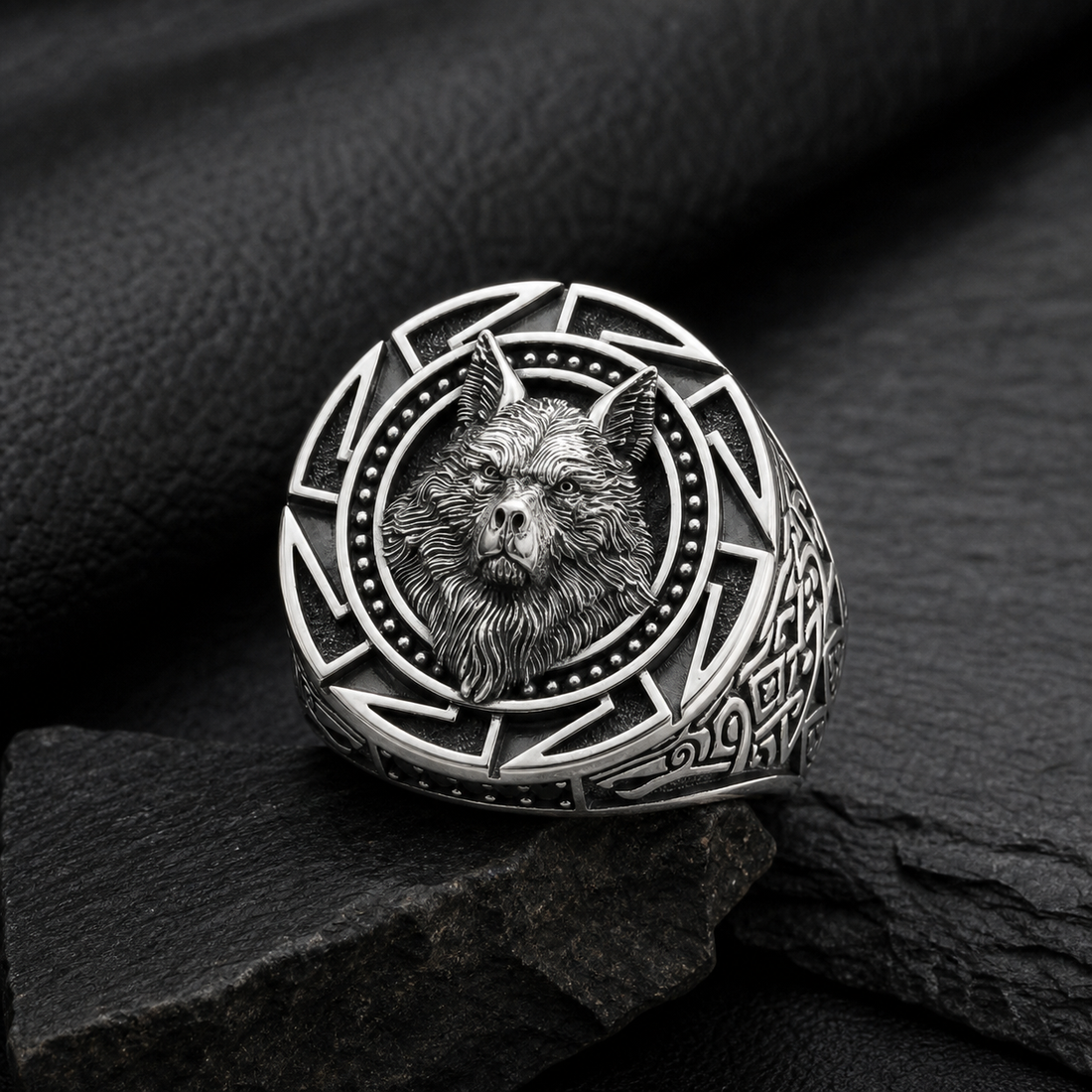 Anel Masculino de Prata Fenrir